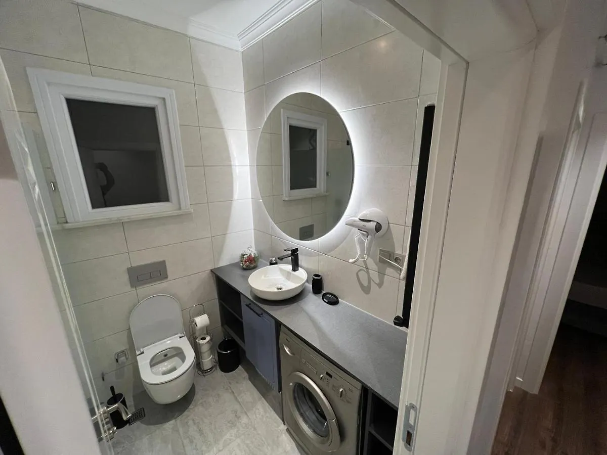 איסטמבול Center Of City In Besiktas 2 Plus 1 With 2 Bathroom And 3 Air Conditioner דירה