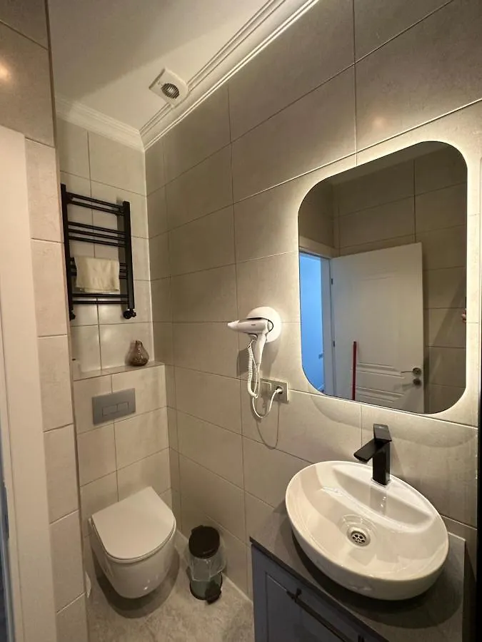 איסטמבול Center Of City In Besiktas 2 Plus 1 With 2 Bathroom And 3 Air Conditioner
